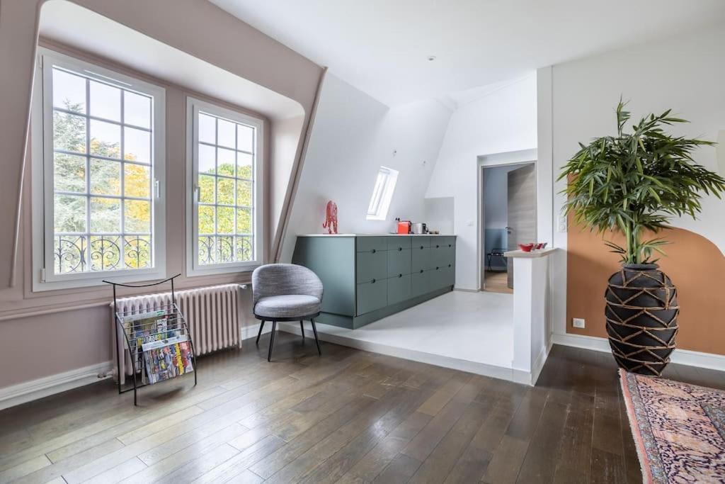 Appartement De 100M2 Dans Un Parc A 20 Mn Du Centre De Paris Garches Экстерьер фото