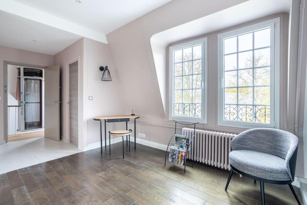 Appartement De 100M2 Dans Un Parc A 20 Mn Du Centre De Paris Garches Экстерьер фото