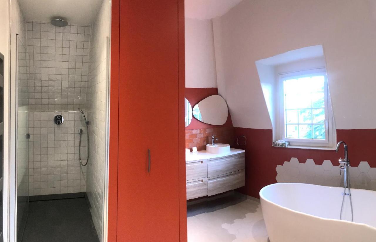 Appartement De 100M2 Dans Un Parc A 20 Mn Du Centre De Paris Garches Экстерьер фото