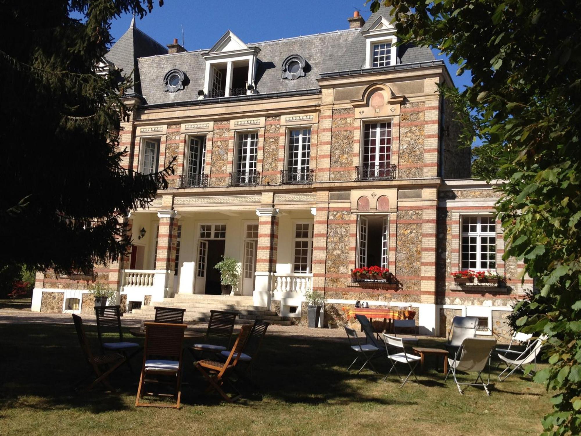 Appartement De 100M2 Dans Un Parc A 20 Mn Du Centre De Paris Garches Экстерьер фото