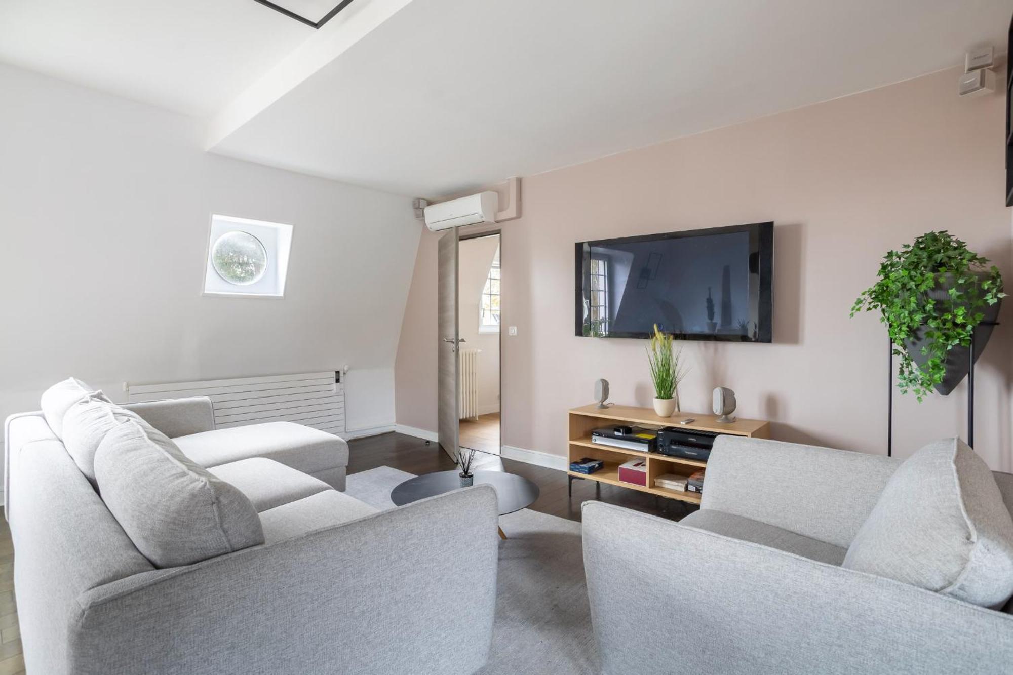 Appartement De 100M2 Dans Un Parc A 20 Mn Du Centre De Paris Garches Экстерьер фото