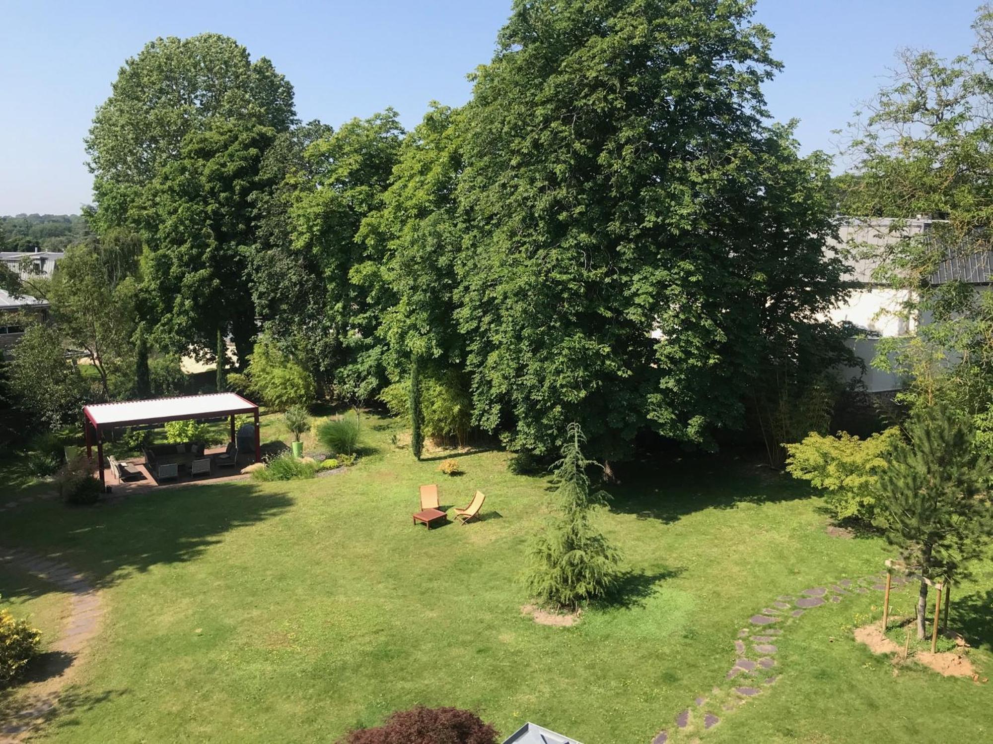 Appartement De 100M2 Dans Un Parc A 20 Mn Du Centre De Paris Garches Экстерьер фото